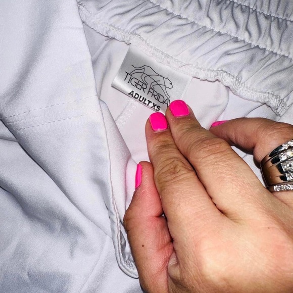 New white AXS Tiger Friday shorts - Picture 6 of 6